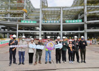 與「超認真少年」用創意守護職場安全-中市府登上youtuber界金鐘舞台