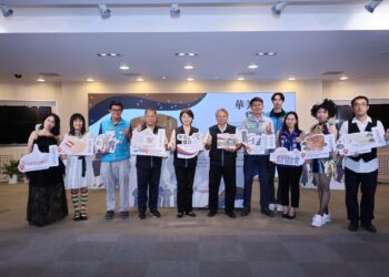 以溫度抒寫歷史！《華美的跫音》專書英文版發行-台中美軍生活記憶躍上全球閱讀平台