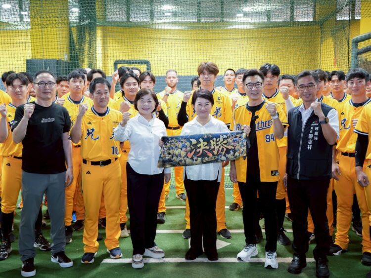中信兄弟決勝總冠軍-盧市長親赴球場鼓勵邁「象」二連霸