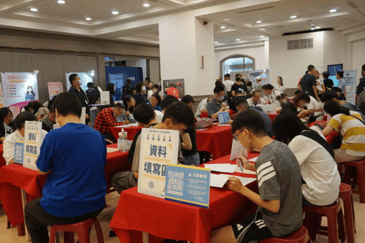 中市府推動在地就業-中區徵才活動邀7家廠商釋232個職缺