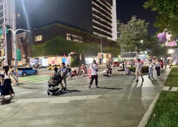 市民「有感」升級！台中市民廣場步道優化更順暢、夜間更安全-民眾主動致謝市府貼心