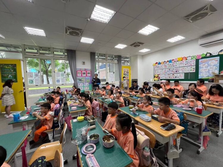 教育局啟動防疫因應措施-11月底前禁止使用溫體豬-確保校園午餐豬肉食材安全無虞
