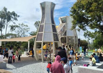台中親子出遊新去處!后里環保公園「孩籽世界遊戲場」攀爬、彈跳、交通學習一次滿足