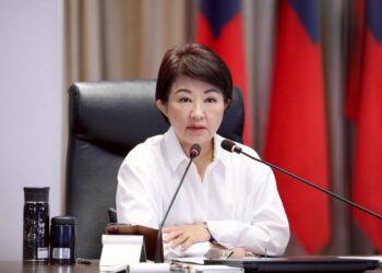 「台中市民野餐日」周末登場！-11/2與您相約「草地閱讀．曬曬幸福」！