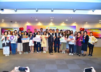 感謝基層工作夥伴-中市府表揚績優工友及行政助理