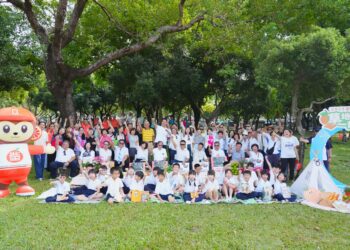 野餐×閱讀×柑橘香！11/2北屯四張犁公園野餐日-紙風車劇團、爵士樂團接力登場