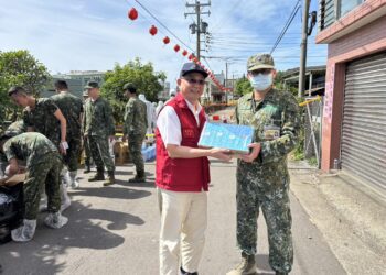 國軍漏夜進駐台中非洲豬瘟案例場支援清消工作-農業局長赴現場慰勞致謝