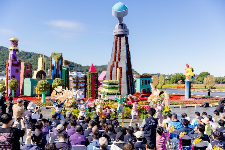 史上最大主花毯亮相!-飛天小女警主題裝置與限定主題館領航花海奇幻冒險