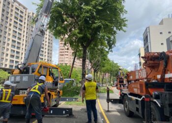 11月罕見颱風「鳳凰」逼近！-中市建設局全員戒備、守護市民安全