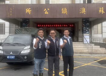 救災第二天！台中隊深入蘇澳街區持續清運　鎮長李明哲到場慰勉並致謝