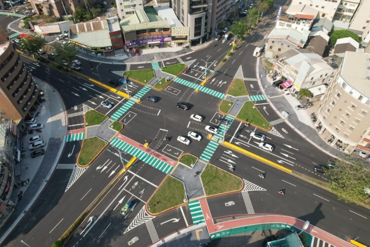 人行道適宜性飆升至83%!中市人本交通改善績效再創巔峰!