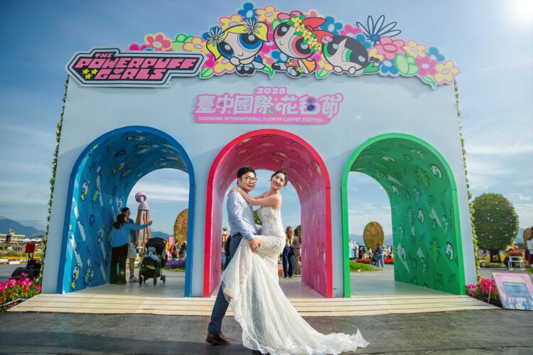 台中國際花毯節首創「婚紗拍攝入園」-追隨九庄媽讓幸福再加分