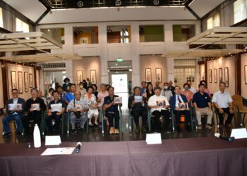 台灣藝術文化座談《阿T正傳系列》簽書會 用心於闡揚台灣價值有其獨特的見解