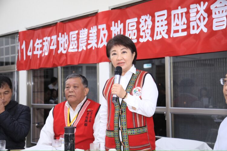 盧市長深入大雪山關懷農民-傾聽和平地區發展心聲