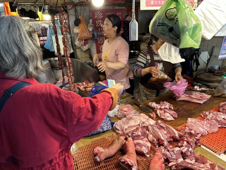 台中物調券第二天買氣全面提升！市場、夜市、商圈人潮翻倍湧現-買氣直逼過年