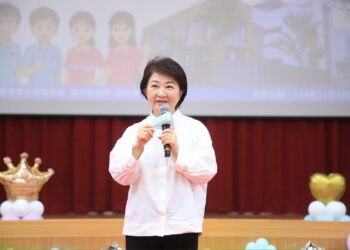 成功國中活動中心及公有停車場啟用-盧市長：師生與居民均受惠