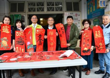 影音/彰化藝術家「藝起做公益~書畫春聯義賣 喚起社會愛心展現護弱的大愛精神