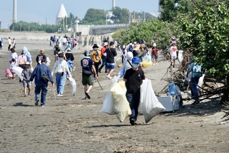 大安淨灘熱情響應圓滿落幕-邀您明年再聚共賞「淨界之美」