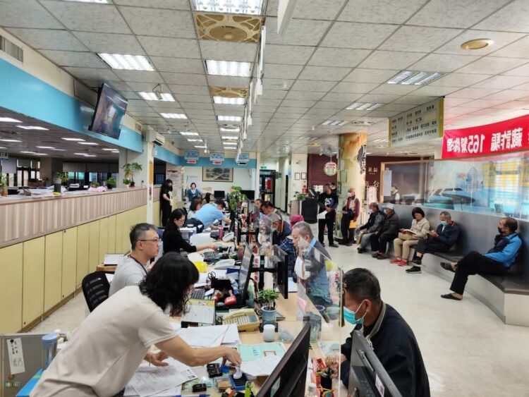 大里地政12月6日辦理「假日不打烊」重測換狀服務 提供市民更貼心便捷的地政服務