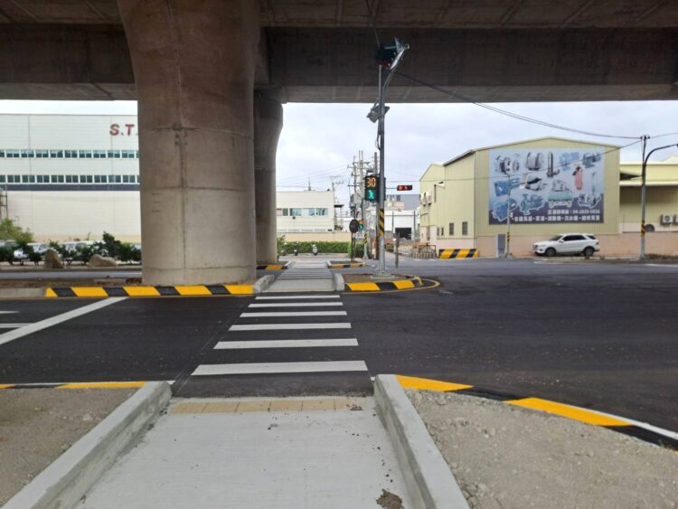 海線交通再進化!梧棲向上路九段號誌全面升級-中市守護行車安全-打造友善人行環境