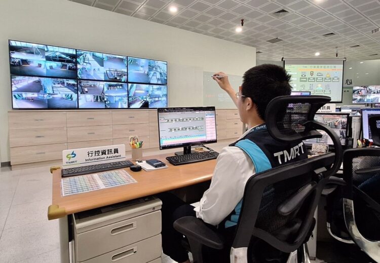 中市府力挺安全升級!中捷行控中心成旅客「隱形守護者」-全年無休主動監控更安心