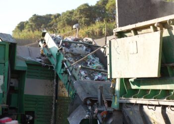 中市環保局啟動分選打包計畫　大里掩埋場裸露垃圾加速清除、改善環境品質