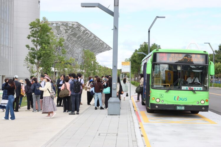 綠美圖12/13正式開幕!-中市公車多線齊發-接駁專車每日13班直達園區