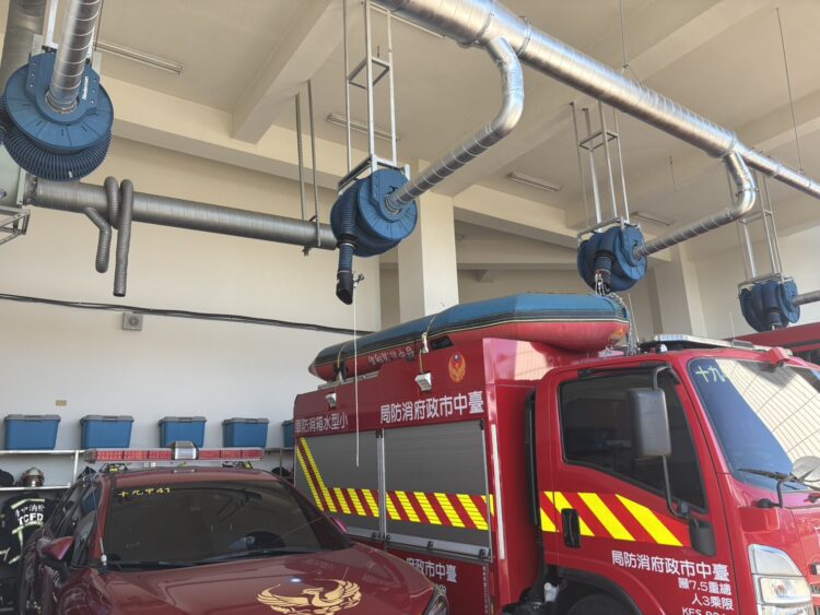 優質消防工作環境 消防局推動消防車怠速廢氣收集系統