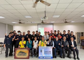 曾仁安董事長慷慨捐贈到院前緊急救護3d靜脈定位儀　強化中市消防局救護量能