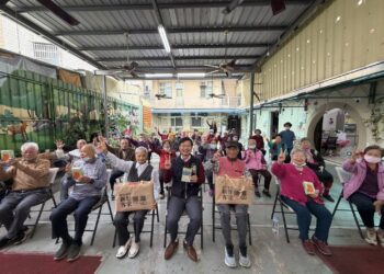 中市客委會送暖伯公照護站　長輩笑開懷、客家情更濃