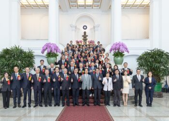 總統、副總統接見肯定-中市水利局多項工程勇奪國家建築與工程獎