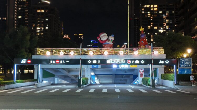 耶誕老人、麋鹿現身城市角落　台中交通節點妝點暖心耶誕氛圍
