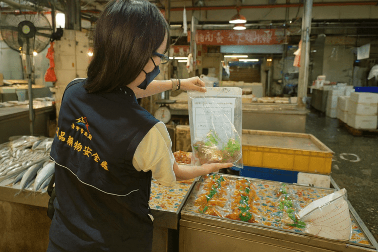 中市醃漬蔬菜專案抽驗結果出爐 1件酸菜漂白劑超標已依法裁罰
