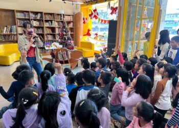 閱讀點亮歲末-中市校園聖誕閱讀活動繽紛展開