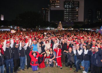 平安夜最暖風景-全台最多1088位聖誕老人報佳音-盧市長祈願：城市平安幸福