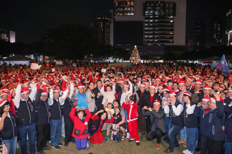 平安夜最暖風景-全台最多1088位聖誕老人報佳音-盧市長祈願：城市平安幸福