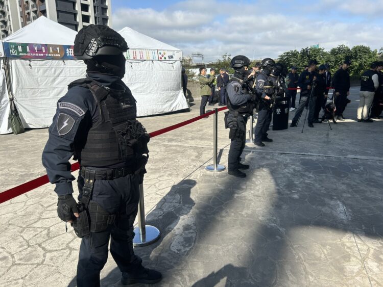 五月天開唱在即-中警特勤、偵爆、防爆實戰演練「守在舞台背後」