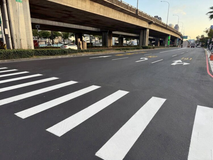 配合年末大型活動交通需求-中市完成環中路南向道路燙平