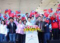 88位城市英雄護旗!台中元旦升旗「全國最大國旗」登場-盧市長:任期最後一年全力以赴-持續建設台中、照顧市民