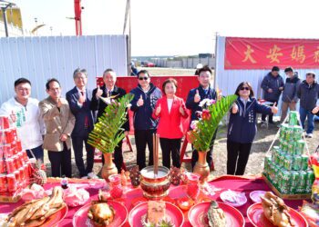 承載台中海線最大期待-大安媽祖雕像今上梁
