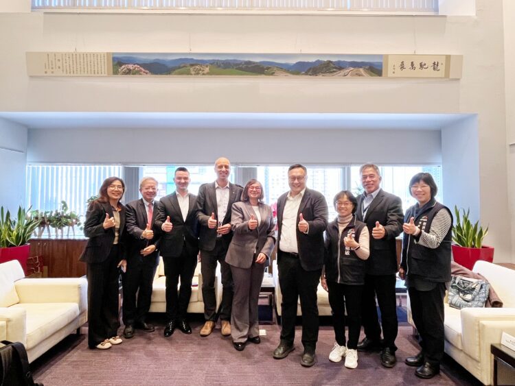 波蘭格利維采市訪團拜訪中市府-鄭副市長:盼攜手拓展智慧科技合作