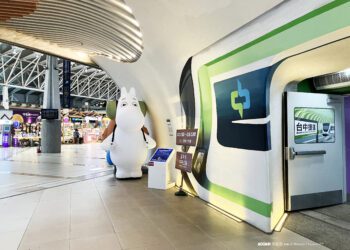 姆明一族(the-moomins)現身台中捷運！-極光彩繪列車啟航-邀民眾搭捷運逛燈會