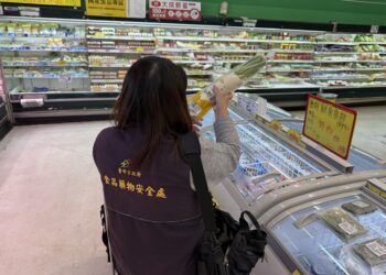 香菜居農藥殘留首位！中市食安處公布農藥超標高風險蔬果與通路　加強抽驗守護食安