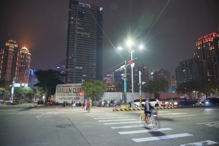 台中市「首例」！-建設局「增亮減碳」路燈汰換-成功註冊碳權