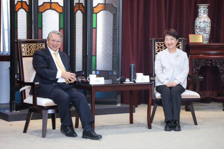 對外關係協會會長令狐榮達一行拜會中市府-盧市長感謝長期襄助城市外交