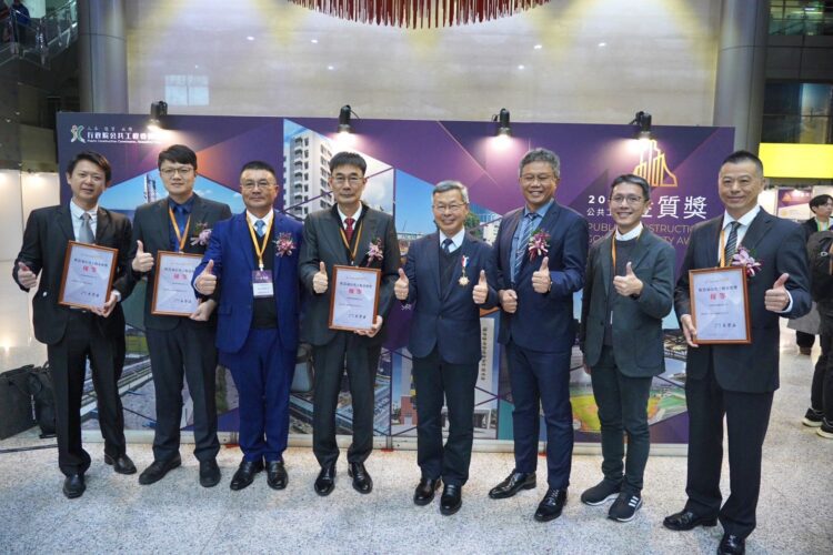 工程界最高榮譽！東勢埤豐橋奪金質獎、建設局長獲頒全國唯二專業獎章