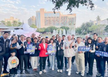 「姆明-(moomin)」驚喜現身台中公園！建設局長：來湖心亭-陪姆明躺平