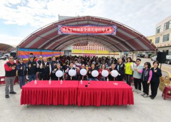 梧棲浩天宮首辦媽祖盃花燈彩繪大賽吸引1500人參賽　民政局長感謝致力文化傳承