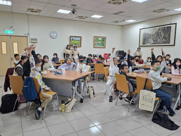 從遊戲到文化理解-中市府辦英語營隊-打造英語學習新體驗