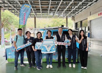 勞工局就業服務巡迴車深入校園、節慶活動-推動銀髮族與女力就業